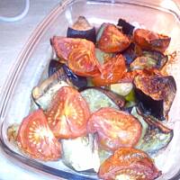 Penne z sosem z pieczonego bakłażna i pomidorów