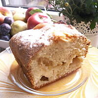 Ucierane ciasto jogurtowe z owocami