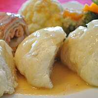 Pyzy drożdżowe (kluski poznańskie)