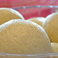 Pyzy drożdżowe (kluski poznańskie)