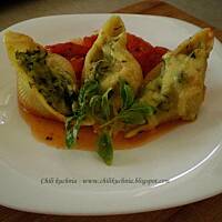 Muszle na pomidorach faszerowane cukinią