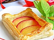 Fot. Mloda, Ciastka francuskie ze śliwkami