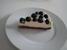 Fot. kokarda, Tarta z borówkami na rumowym spodzie