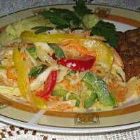 Kolorowa surówka z papryką