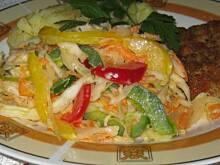 Fot. beatkaa153, Kolorowa surówka z papryką