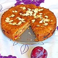 Kruche ciasto ze śliwkami i migdałami