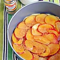 Kruche ciasto ze śliwkami i migdałami