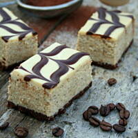 Kawowy sernik na kakaowym spodzie z irish kremem