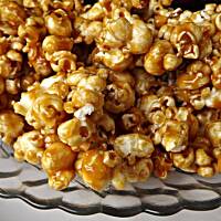 Karmelowy popcorn