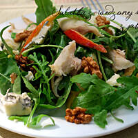 Sałatka z wędzonej makreli z jabłkiem