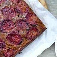 Imbirowe ciasto ze śliwkami