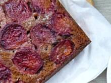 Fot. Babeczka_piecze, Imbirowe ciasto ze śliwkami