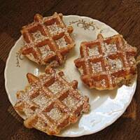 Placuszki gofrowe z owocami