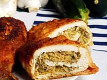 Fot. Mloda, Roladki drobiowe z farszem cukiniowo - pieczarkowym