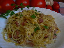 Fot. emeska1974, Spaghetti podsmażane z jajkiem boczkiem i salami