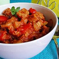 Wegetariańskie leczo z kotlecikami sojowymi