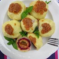 Knedle ze śliwkami