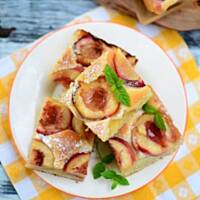 Jogurtowe ciasto z brzoskwiniami