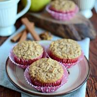 Pełnoziarniste muffinki z jabłkami i orzechami