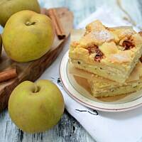 Węgierska szarlotka z orzechami