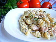 Fot. monrut, Makaron z łososiem wędzonym