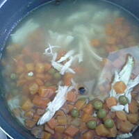 pierś z marchewką i groszkiem