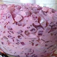 Sałatka z buraczkami i kiszonymi ogórkami