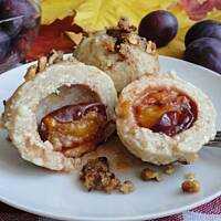 Serowe knedle ze śliwkami i orzechami