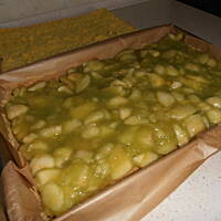 Szarlotka na biszkopcie z bitą śmietaną