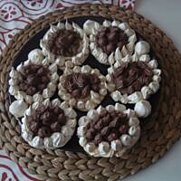 Beziki z kremem kawowo- kakaowym