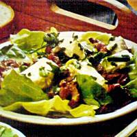 Grzyby z sałatą i serem