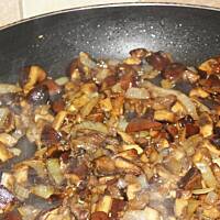 Pierogi z gryczaną i grzybami.