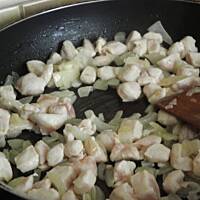 Makaron z sosem z maślaków.