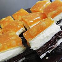 Sernik gotowany,brzoskwiniowy.