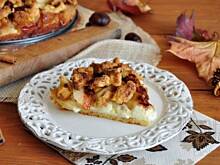 Fot. MIENTA, Szarlotka z budyniem