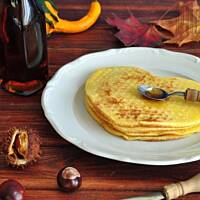 Naleśniki dyniowe z syropem klonowym