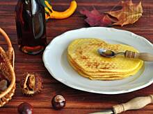 Fot. MIENTA, Naleśniki dyniowe z syropem klonowym