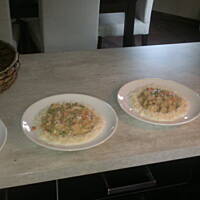 kurczak w ziołach z groszkiem i marchewka