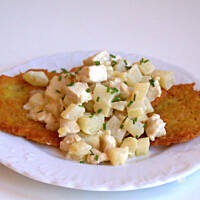 Placki ziemniaczane z gulaszem z kalarepki