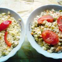 sałatka z warzyw z rosołu i makaronu