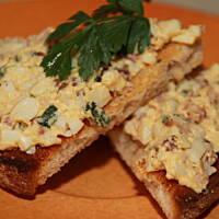 Pasta: Jajeczna Rozpusta Na Grzankach