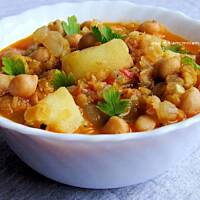 ciecierzycowo-soczewicowy "gulasz"...