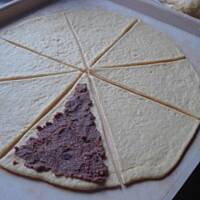 Rogale z nadzieniem orzechowo-migdałowym