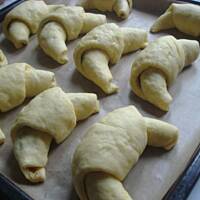 Rogale z nadzieniem orzechowo-migdałowym