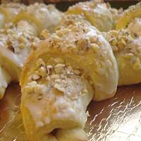 Rogale z nadzieniem orzechowo-migdałowym