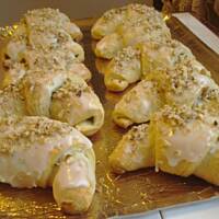 Rogale z nadzieniem orzechowo-migdałowym