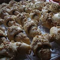 Rogale z nadzieniem orzechowo-migdałowym