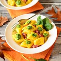 Dyniowe kopytka z pesto ze szpinaku