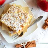 Szarlotka na kruchym cieście