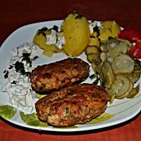 Drobiowe kotleciki z sosem tatarskim